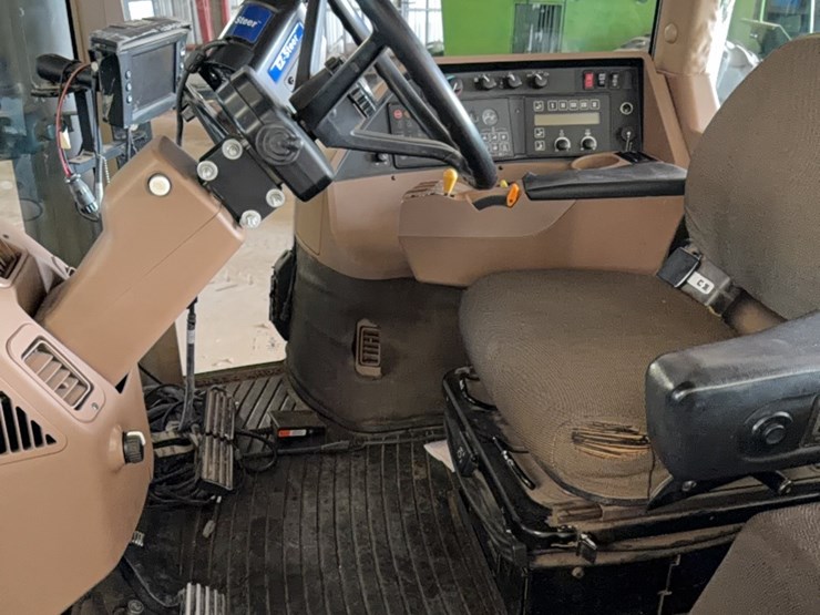 john-deere-8100-image-62