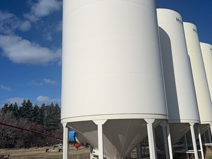 meridian-5000-bushel-hopper-bin-with-fan,-this-bin-is-designed-for-fertilizer,-however-it-has-never-had-fertilizer-in-it.-grain-only.-excellent-shape.-image-6