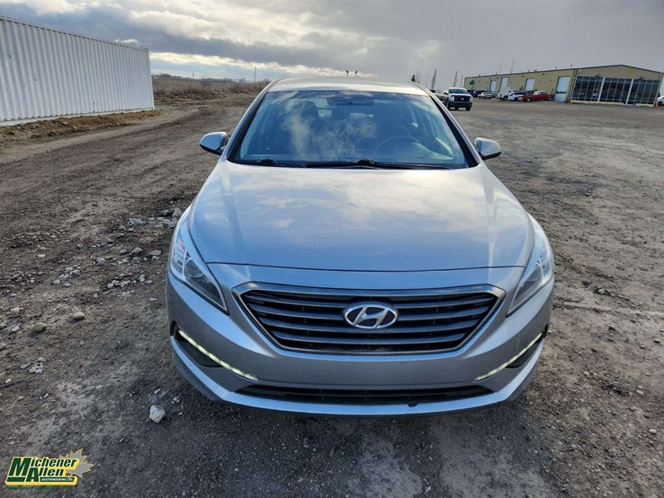 2017-hyundai-sonata-4dr-sedan-image-9