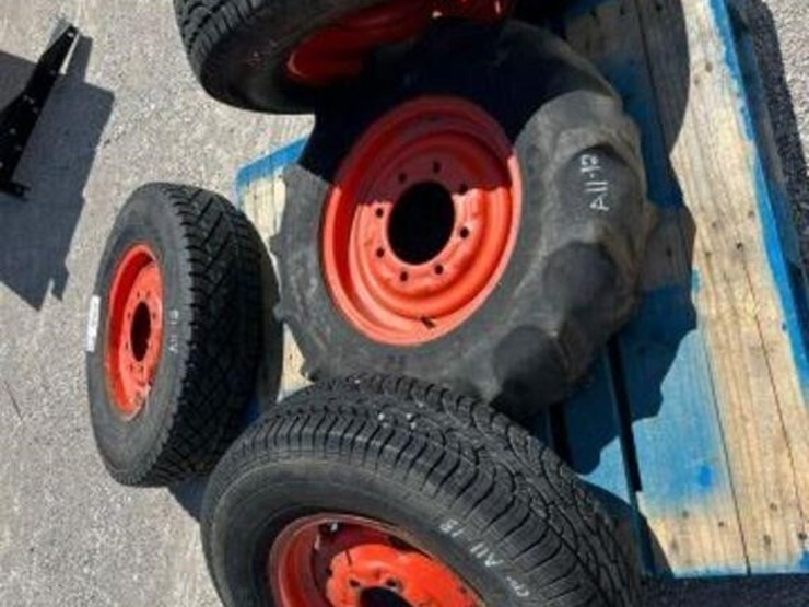 qty-of-(4)-tire(s)-image-5