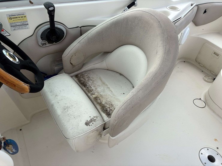 sea-ray-220sd-ski-boat-w/-trailer-image-16