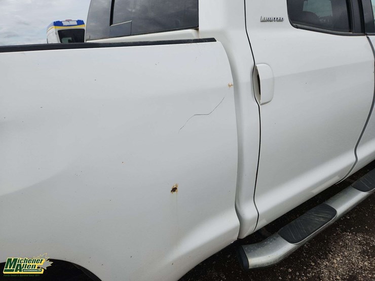 2015-toyota-tundra-image-37