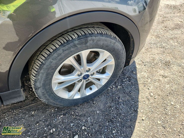 2016-ford-escape-image-31