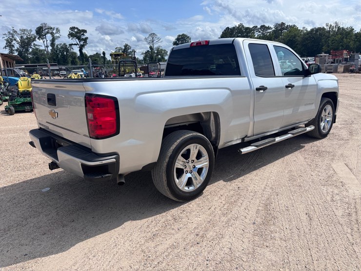 2017-chevrolet-1500-image-3