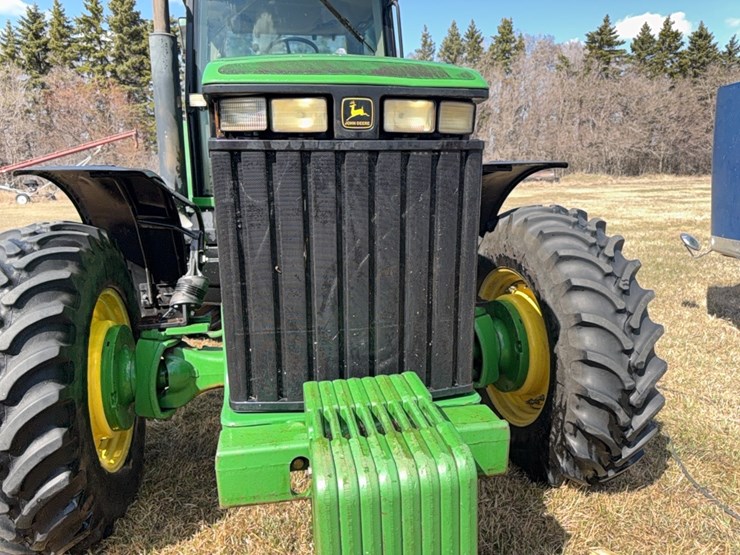 john-deere-8100-image-45