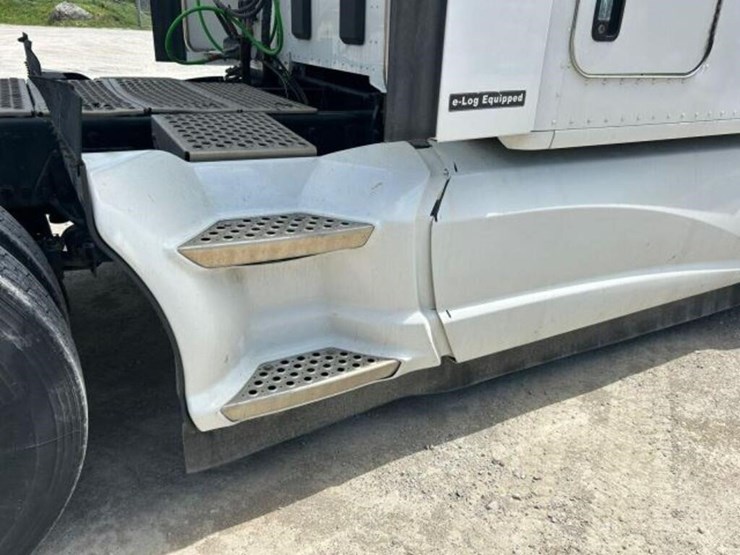 2020-kenworth-t680-image-90