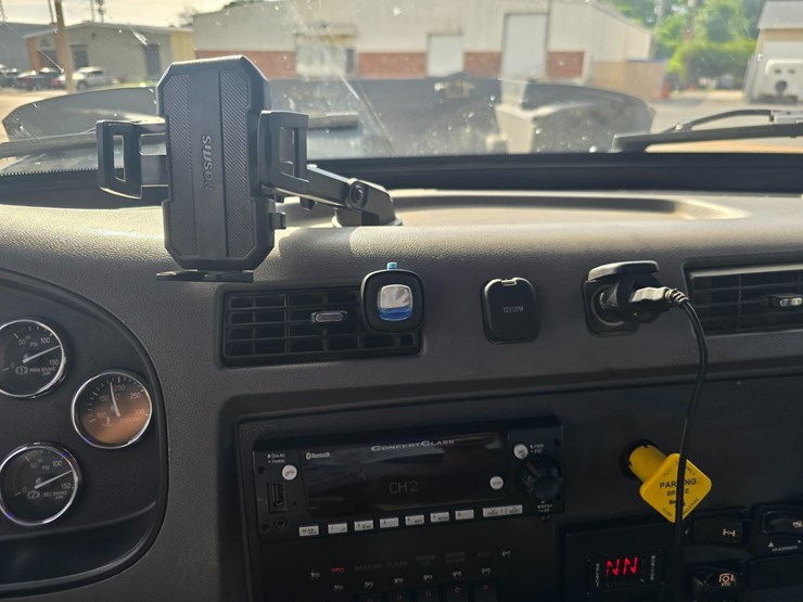 2022-peterbilt-337-image-72