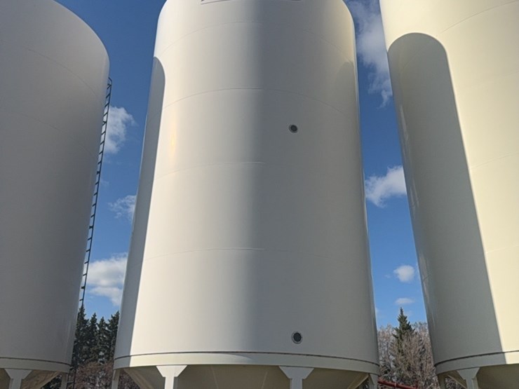 meridian-5000-bushel-hopper-bin-with-fan,-this-bin-is-designed-for-fertalizer,-however-it-has-never-had-fertilizer-in-it.-grain-only.-excellent-condition-image-4