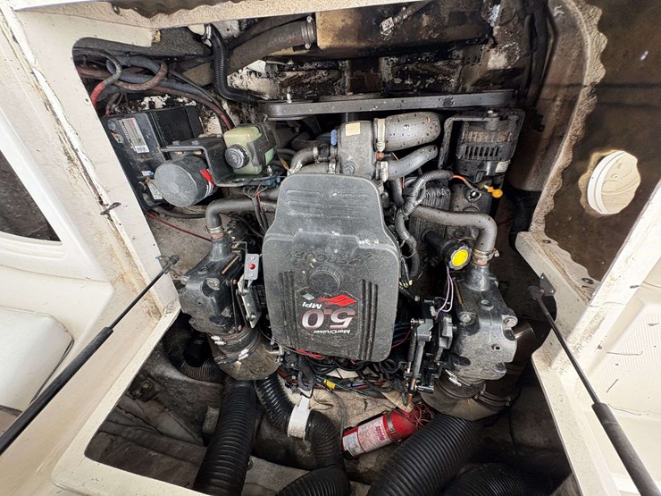 sea-ray-220sd-ski-boat-w/-trailer-image-28