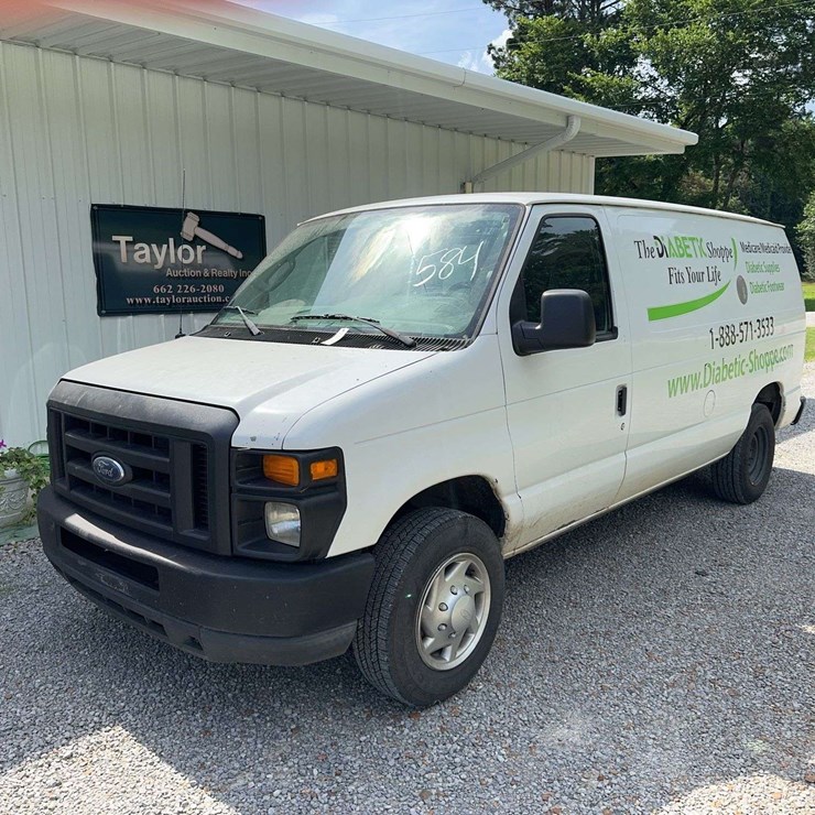 2013 FORD E150