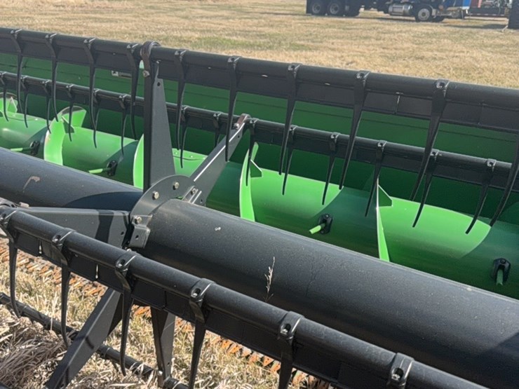 john-deere-635f-image-12