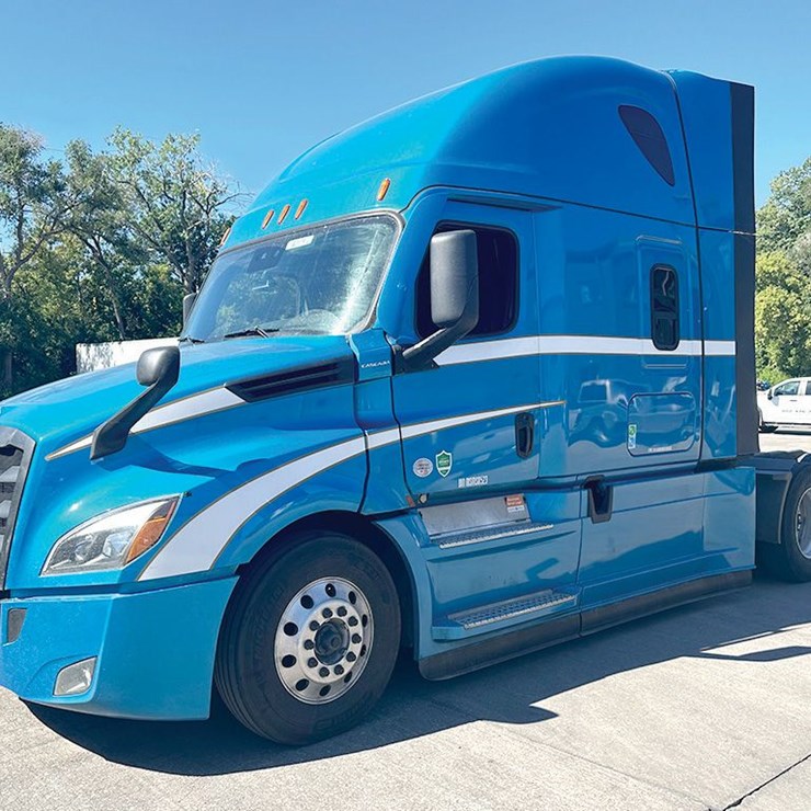 2021 FREIGHTLINER CASCADIA 126