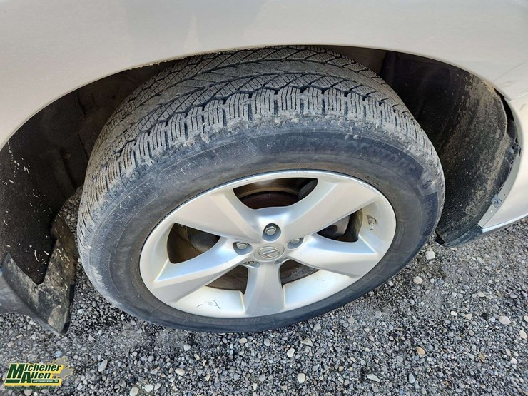 2010-lexus-rx350-image-14