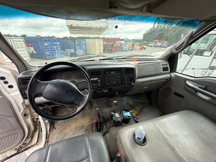 2000-ford-f650-image-24