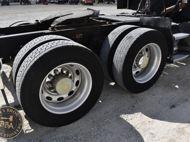 2013-kenworth-t660-image-21