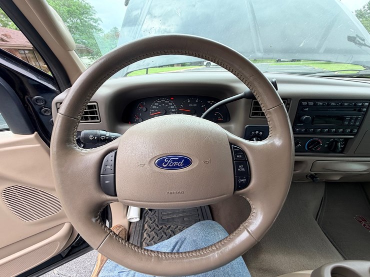 2004-ford-f350-image-46