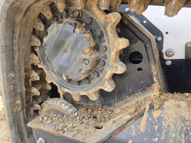 2024-bobcat-t650-image-56