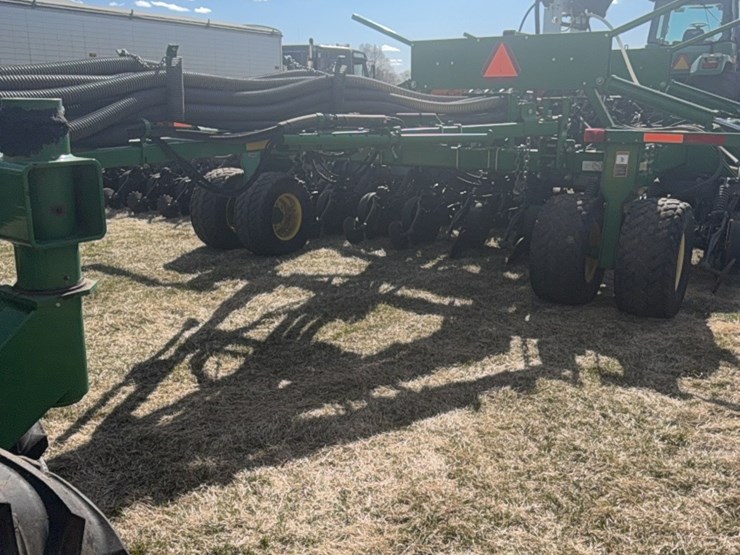 2000-john-deere-1910-image-151