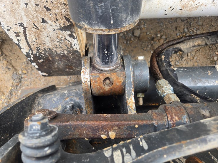 2023-bobcat-t770-image-64