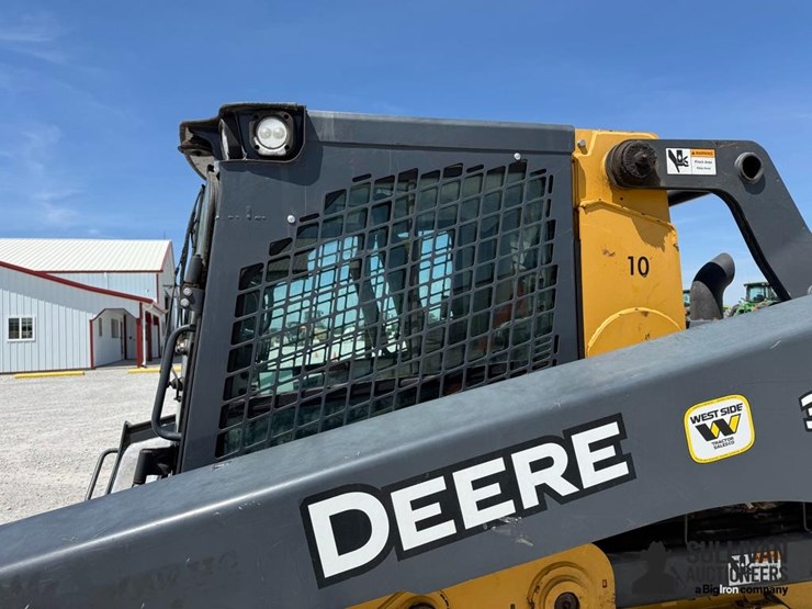 2017-deere-330g-image-17