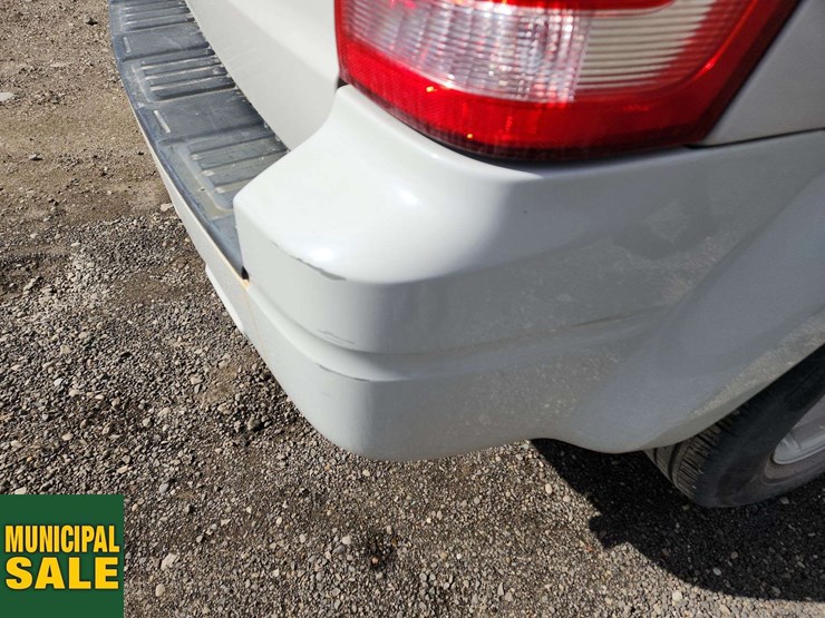 2011-ford-escape-image-30