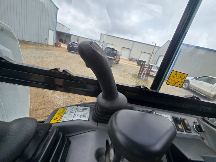 2023-bobcat-e35i-image-44