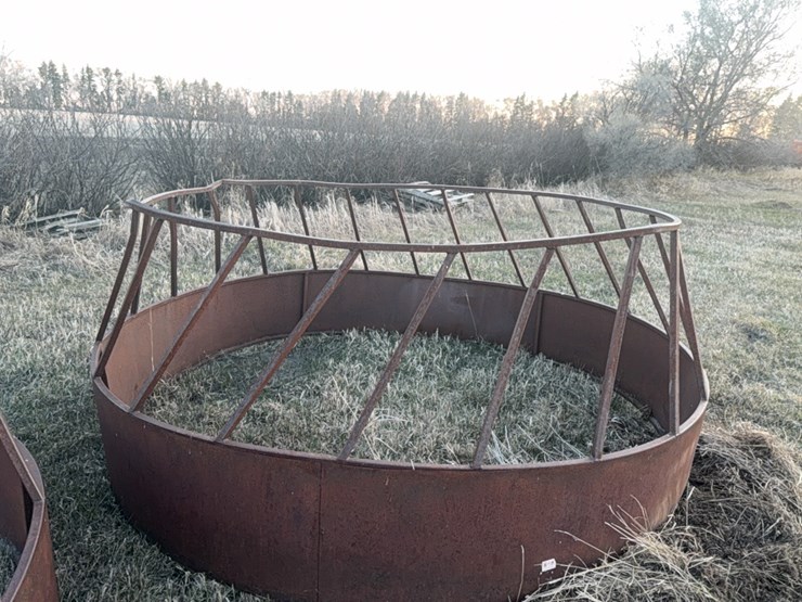 (3)-hay-saver-bale-feeders-image-5
