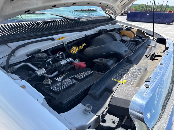 2011-ford-e450-image-12