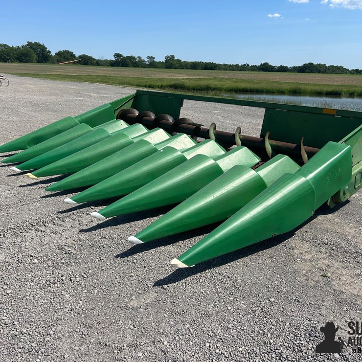 JOHN DEERE 822