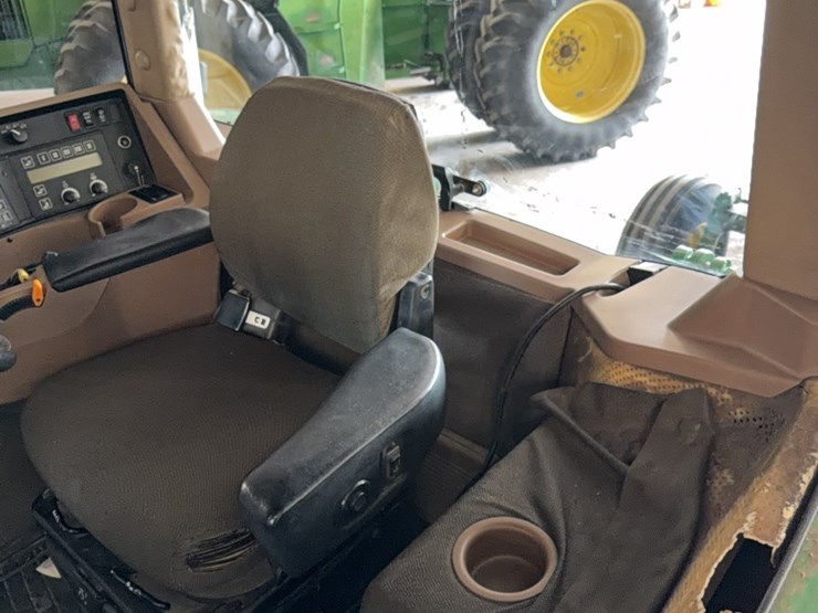 john-deere-8100-image-71