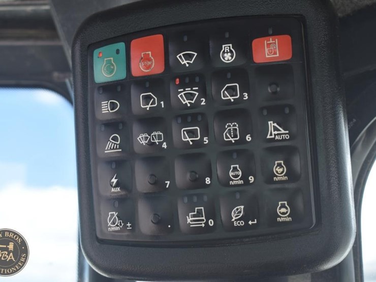 2022-deere-650k-lgp-image-72