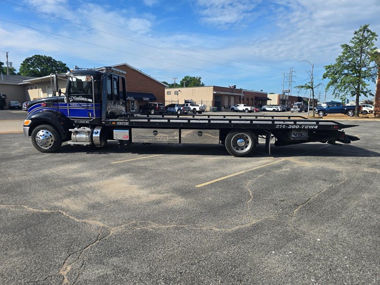 2022-peterbilt-337-image-8
