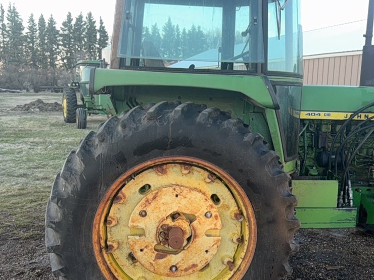 john-deere-725-image-22