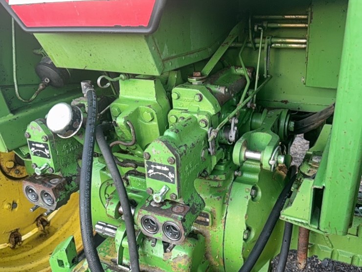 john-deere-725-image-18