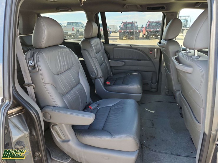 2008-honda-odyssey-image-16