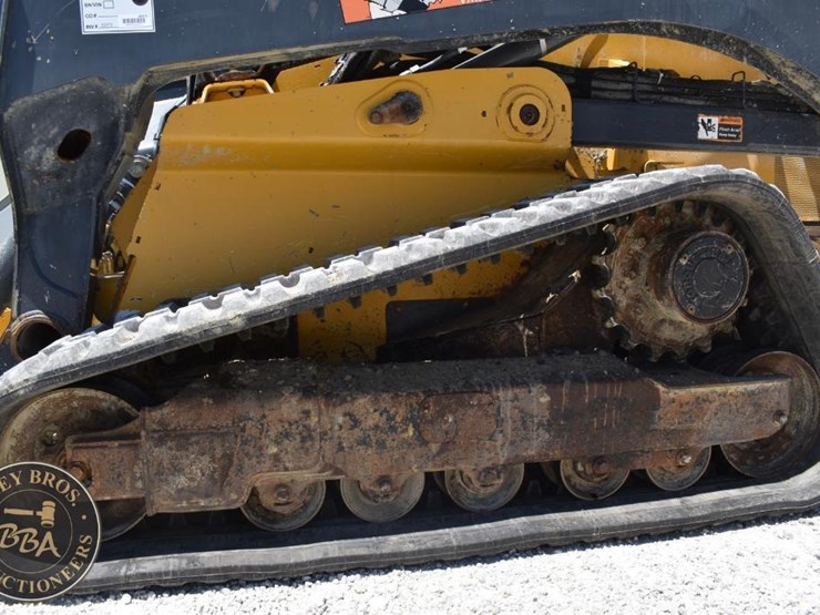 2018-deere-333g-image-28