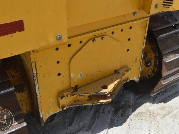 2022-deere-650k-lgp-image-33
