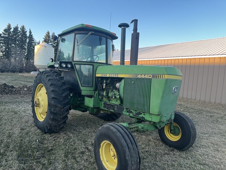 john-deere-4440-image-2