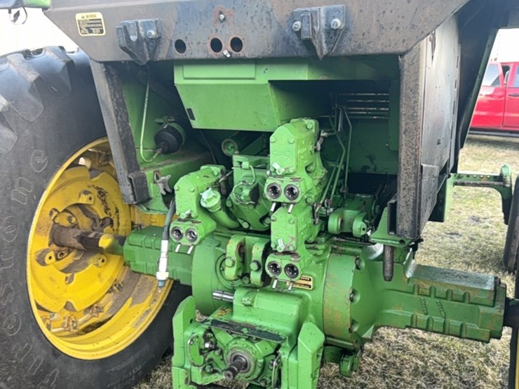 john-deere-4440-image-11