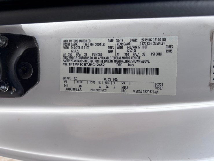 2017-ford-f150-image-12