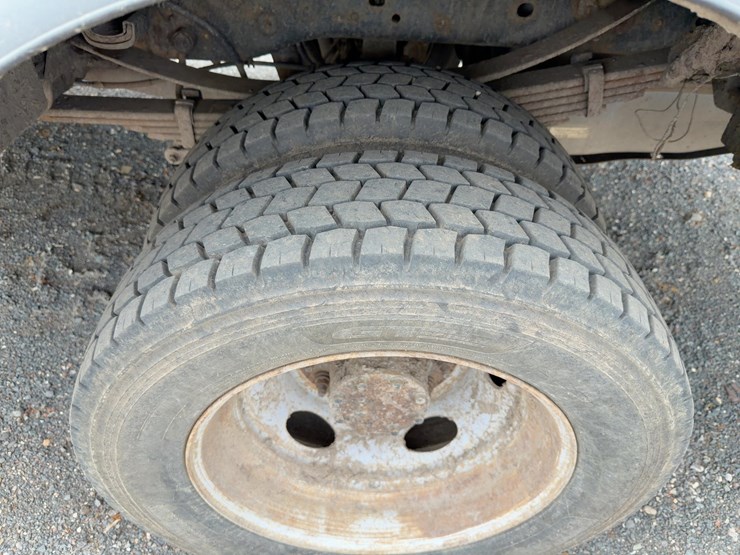 2015-ford-f550-xl-image-10