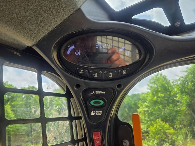 2024-bobcat-t650-image-34