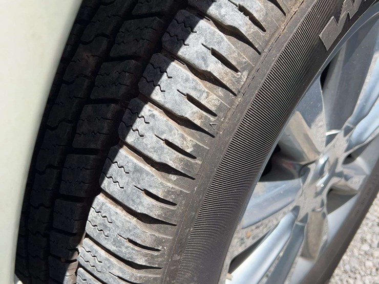 2010-infiniti-qx56-image-18