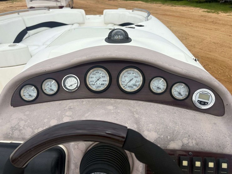 2000-chaparral-sunesta-232-20'-deck-boat-w/-trailer-image-16