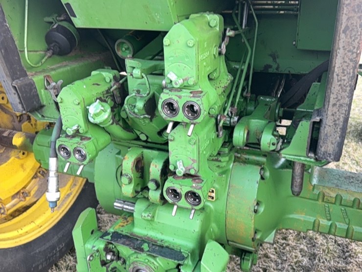 john-deere-4440-image-10