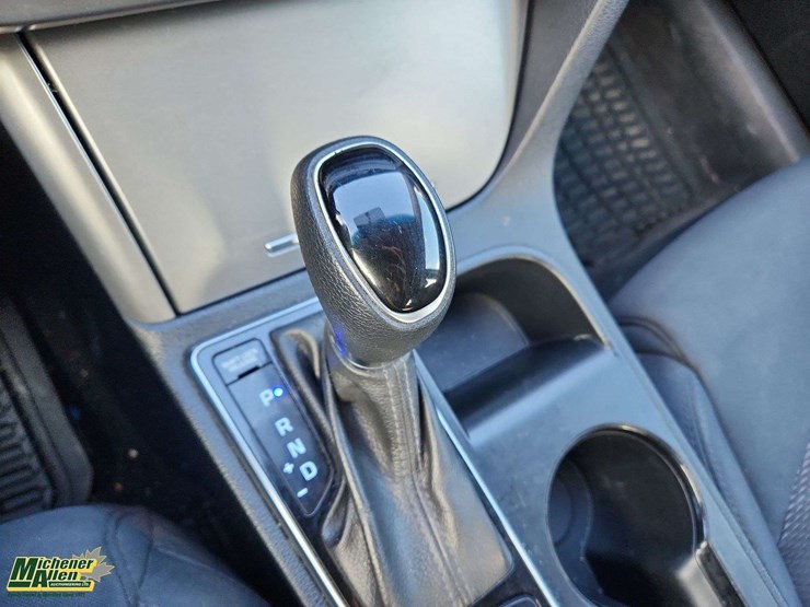2017-hyundai-sonata-4dr-sedan-image-21