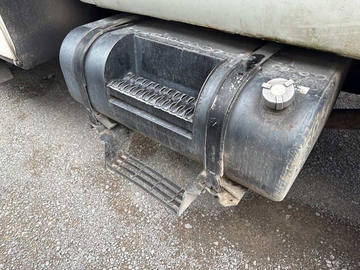 2000-ford-f650-image-6