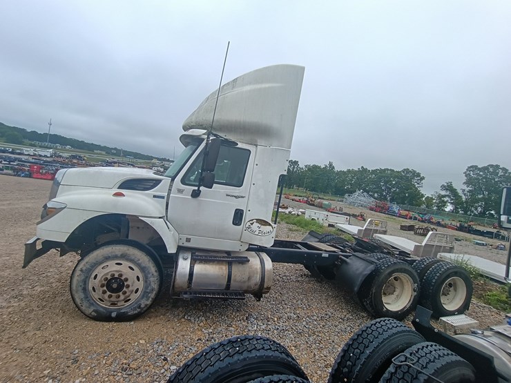 2011-international-workstar-7600-image-2