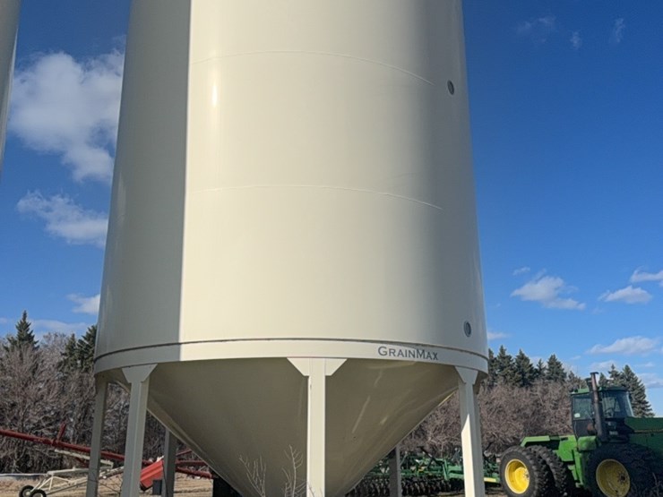 meridian-6000-bushel-hopper-bin-with-fan,-used-for-grain-only,-excellent-shape-image-22