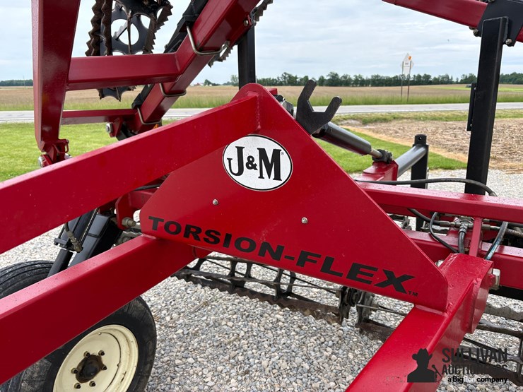 j&m-tf212-image-13